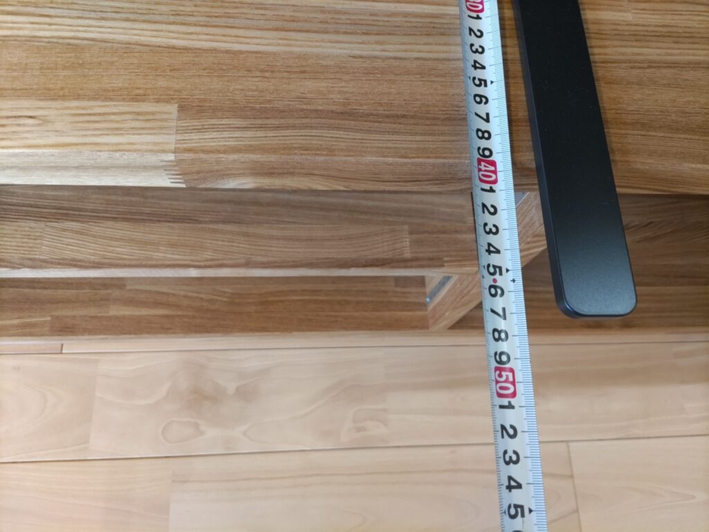 ﾀﾓ積層材のテレビカウンター