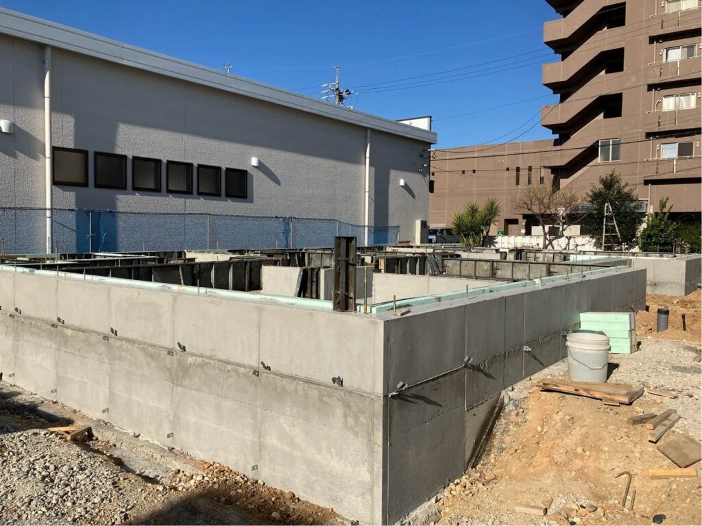 基礎工事
立上り型枠脱型