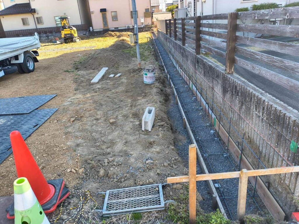 外構工事
先行ブロック工事
ベース