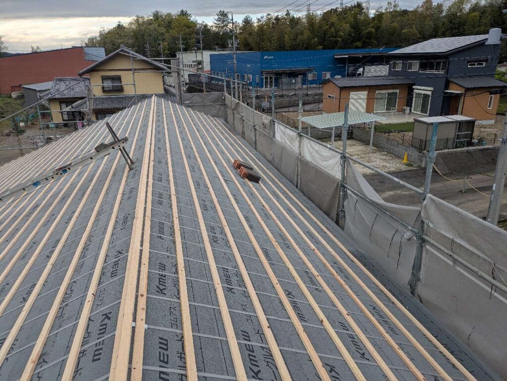 屋根瓦葺き工事
瓦桟取付