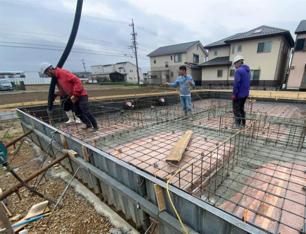 底盤コンクリート打ち
ポンプ車
