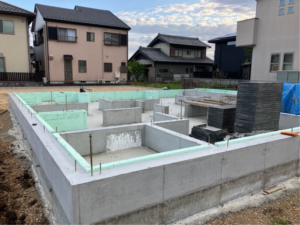 基礎工事
脱型