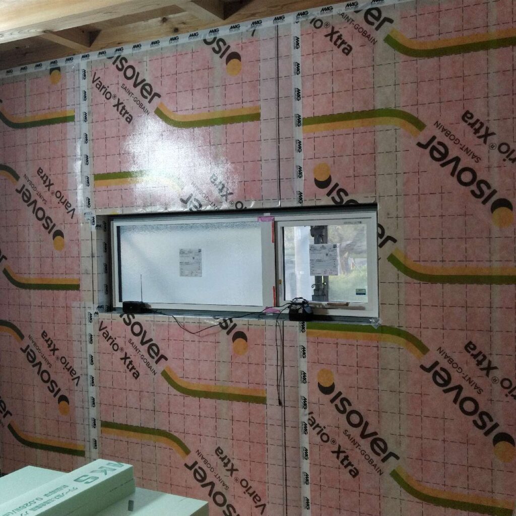 可変性調湿気密シート
