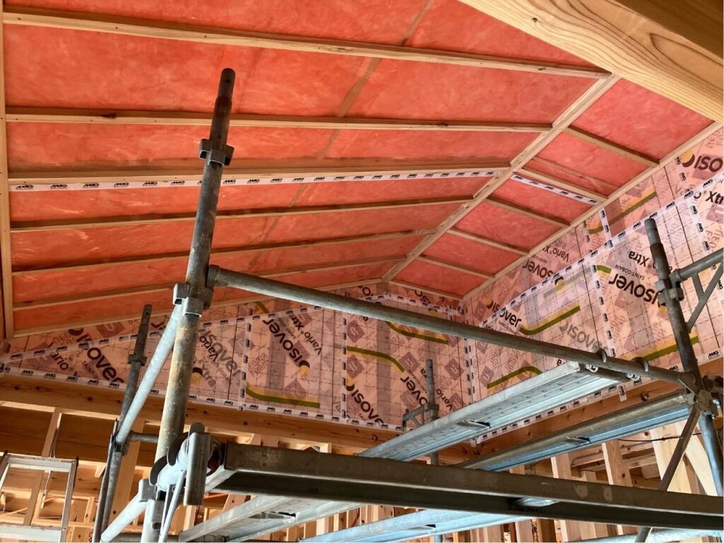 屋根断熱を施工しました